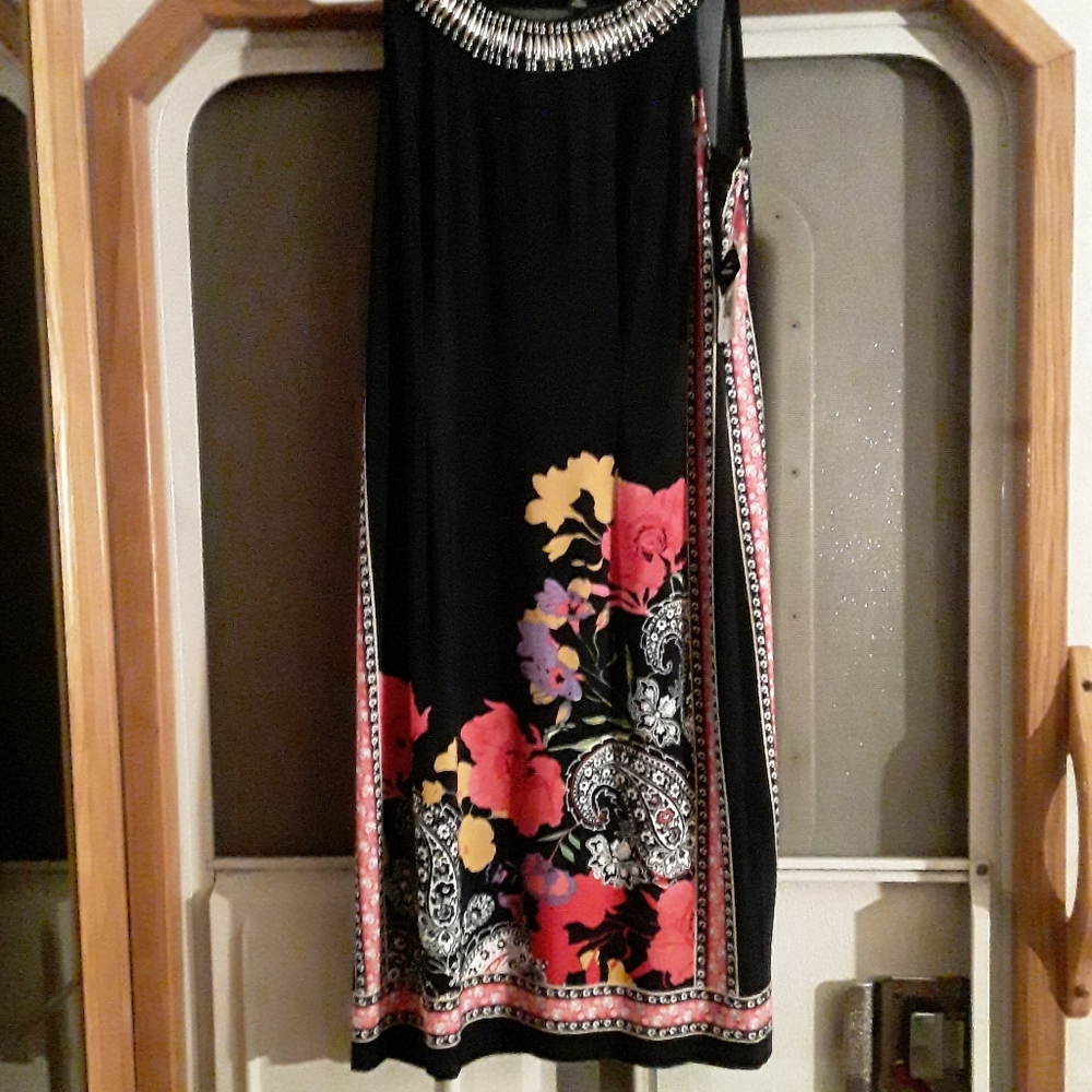 Super Cute NWT Roz& Ali Dress